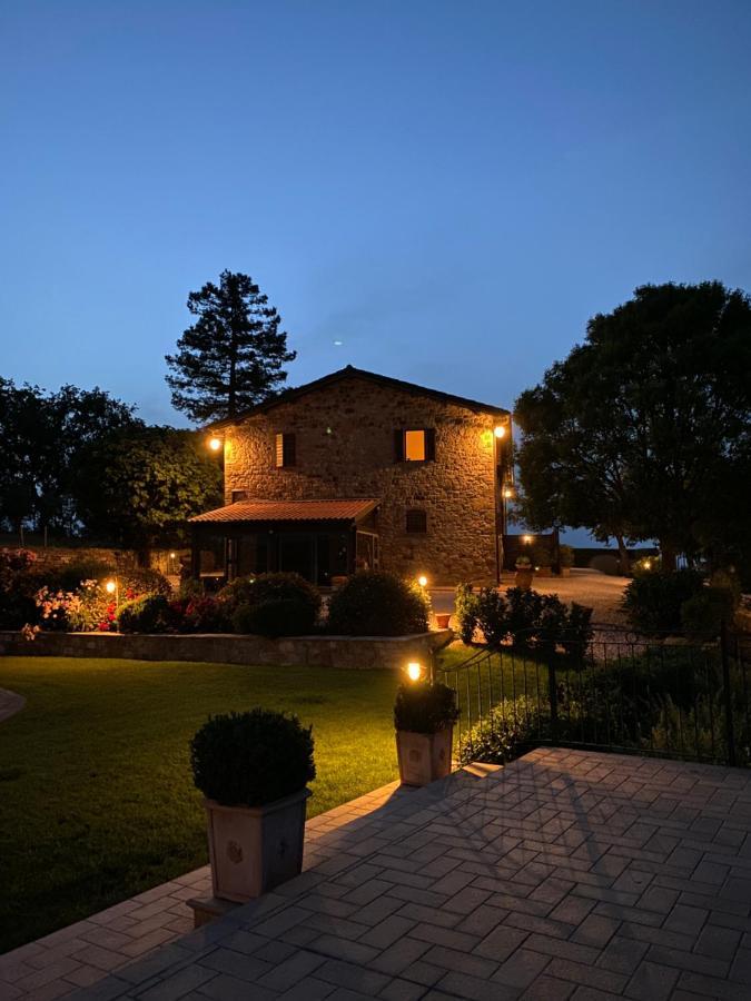 La Luna Di Mezzanotte Fratta Todina Buitenkant foto